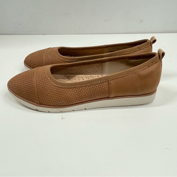 Rockport Womens Stacie Tan Faux Leather Perforated Ballet Flats Shoes Size 9 - Picture 3 of 11